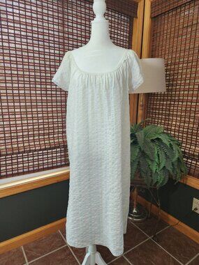 Vintage Miss Elaine blue floral night gown
